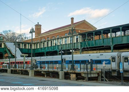 Poughkeepsie, Ny - Usa -dec. 29, 2020: A Landscape View Of The Historic Poughkeepsie Railroad Statio