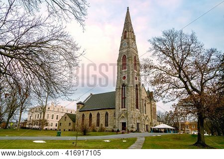 Goshen, Ny - Usa - Dec. 26, 2020: A Landscape View Of The Historic First Presbyterian Church In Gosh