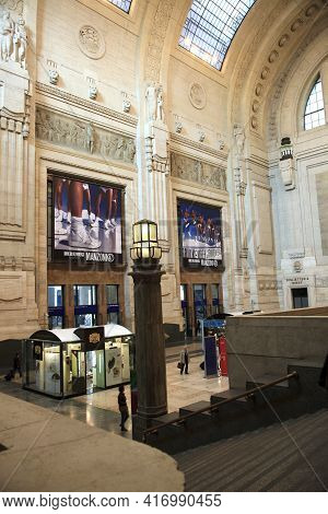 Milano (mi), Italy - October 04, 2017: Milano Centrale Railway Station Inside, Stazione Milano Centr