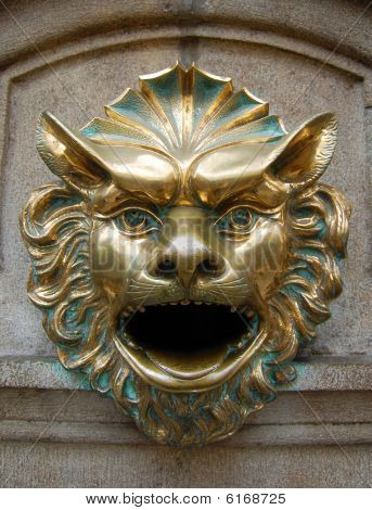 Architectural detail - Lionhead