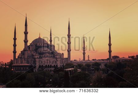 Blue Mosque In Istanbul, With Sunset