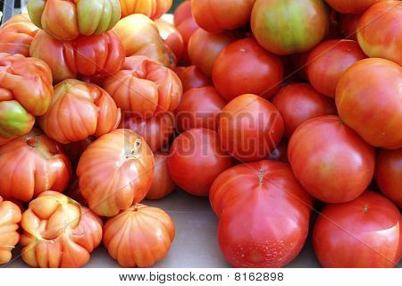 Tomates au marché de Raff tomates légumes
