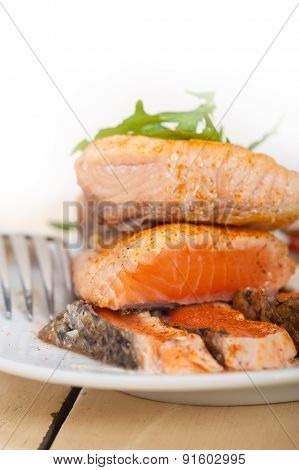 Grilled Samon Filet With Vegetables Salad