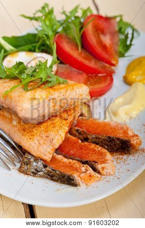 Grilled Samon Filet With Vegetables Salad