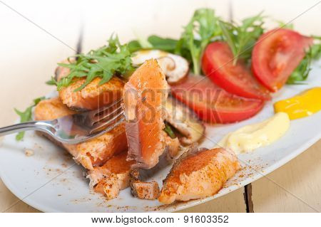 Grilled Samon Filet With Vegetables Salad