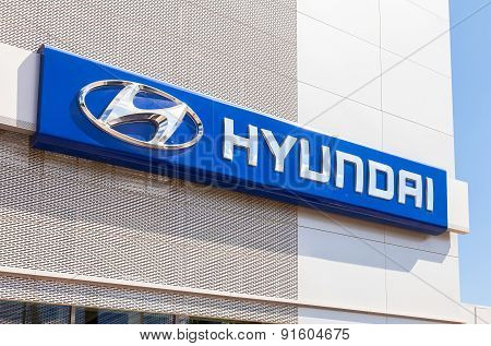 Hyundai Dealership Sign