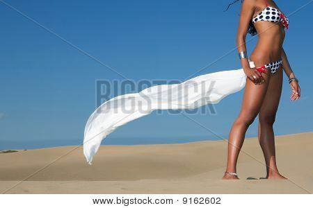 Frau auf sand