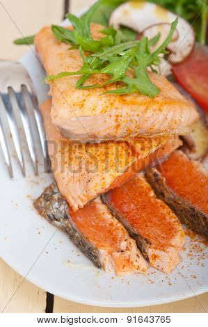 Grilled Samon Filet With Vegetables Salad