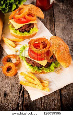 Cheeseburger And Onion Rings