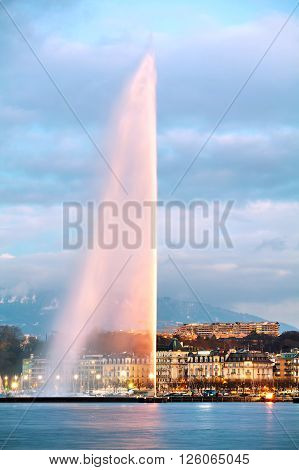 Geneva Water Fountain (Jet d'Eau) in the evening