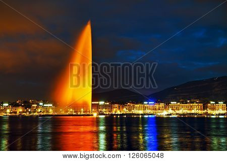 Geneva Water Fountain (Jet d'Eau) at night