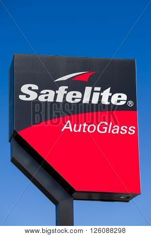 Safelite Autoglass Sign And Logo