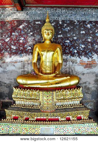 Buddha statue
