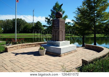 PLAINFIELD, ILLINOIS / UNITED STATES - SEPTEMBER 20, 2015: A tribute to the Civil War heroes from Plainfield, Illinois was erected by the town of Plainfield in 1924.