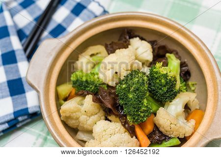 Chinese Mixed Vegetables Cuisine In Claypot