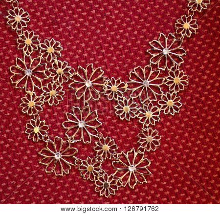 Picture of a Bijoux necklace on a fabric background