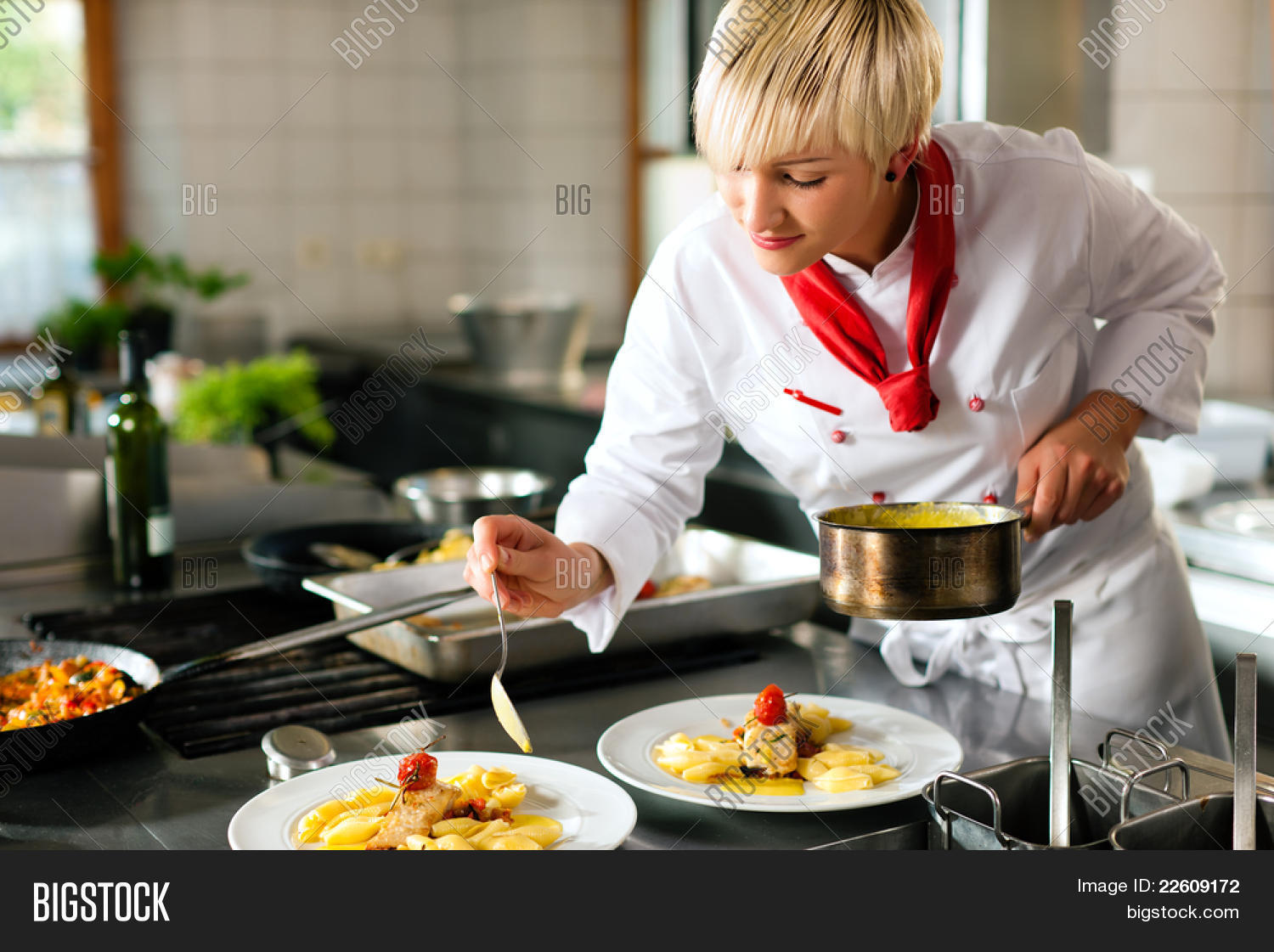 Imagen y foto Mujer Chef En Un (prueba gratis) Bigstock