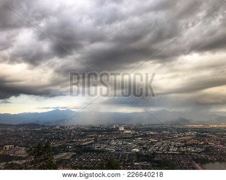 An Evening View Of The City Of Ipoh From Kledang Hill. Ipoh Is The City Of Perak, Malaysia.