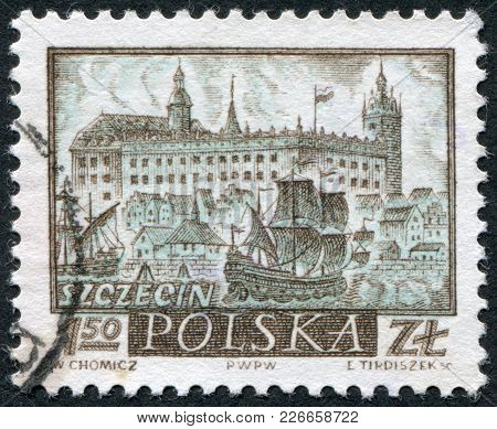 Poland - Circa 1960: A Stamp Printed In The Poland, Depicts The Sea Port Szczecin (stettin) And The 