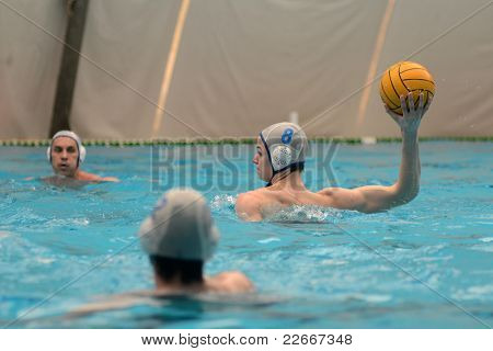 KAPOSVAR, 헝가리-4 월 2 일: 노르 베르트 Juhasz (화이트 8) 헝가리 내셔널 챔피언십에서 행동