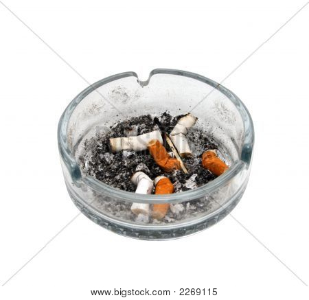 Cigarros em um cinzeiro