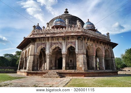 Tomb And Mosque Of Isa Khan, Humayun Tomb Complex, Delhi, India