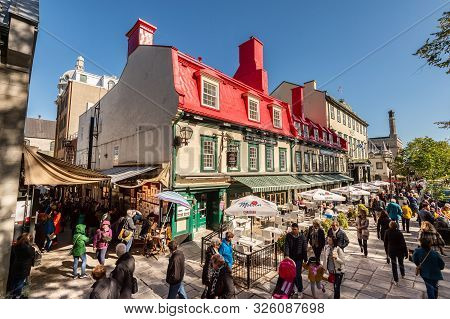 Quebec City, Canada - 5 October 2019: Auberge Du Tresor On Sainte-anne Street