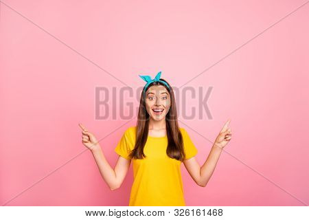 Photo Of Poinitng Cheerful Nice Good Girfriend Advising You To Ways Of Paying For Internet While Iso
