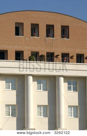 Moderno edificio faccia