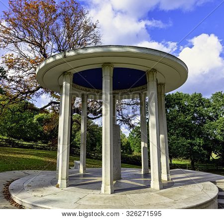 Runnymede, Surrey, Uk - October 2019: Magna Carta Memorial - Symbol Of Freedom Under Law On 6 Octobe
