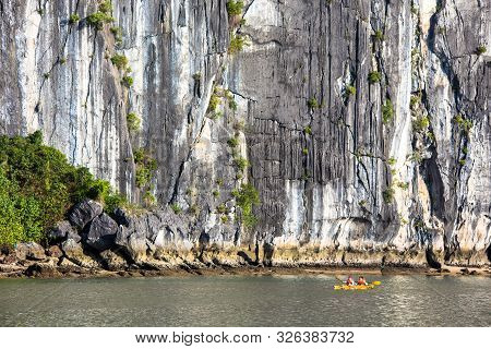 Thien Cung Cave Sprawling Natural Grotto With Intricate Stalactite & Stalagmite Formations In Halong