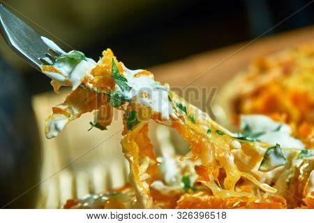 Creamy Buffalo Chicken Spaghetti Squash