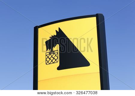 Malling, Denmark - August 25, 2019: Netto Sign On A Panel. Netto Is A Danish Discount Supermarket Op