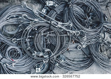 Steel Wire Sling Rope Metal Cable Roll With Turnbuckles.