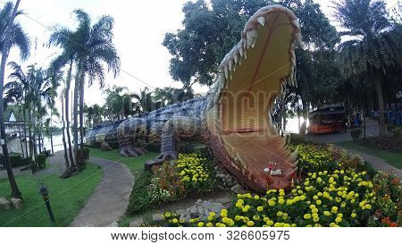 Phichit, Thailand - 1 October 2019 : Statue Of Giant Crocodile Or Phaya Chalawan At Front Of The Lak