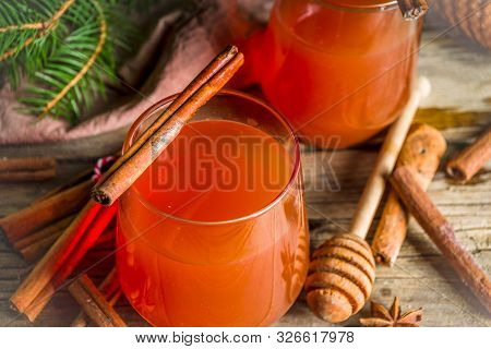 Winter And Christmas Wassail Hot Cocktail