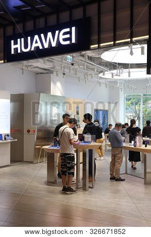 Taipei, Taiwan - December 4, 2018: Huawei Store In Syntrend Creative Park In Taipei, Taiwan. Syntren