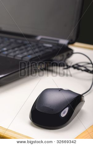 Computer auf dem Schreibtisch.
