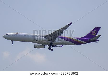 Bangkok, Thailand - Dec 25, 2018. Thai Airways Hs-tep (airbus A330-300) Landing At Bangkok Suvarnabh