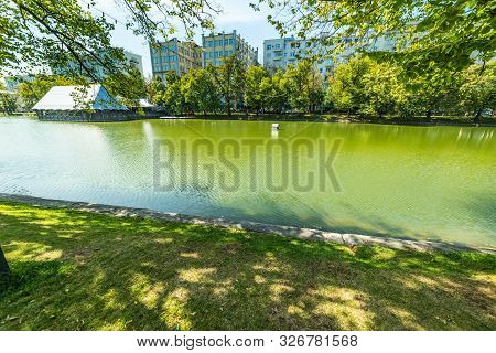 City The Moscow.chisty Pond On Chistoprudny Boulevard. 08.11.2019