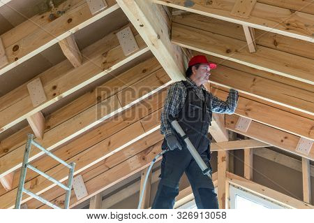 Construction Worker Thermally Insulating Eco Wooden Frame House