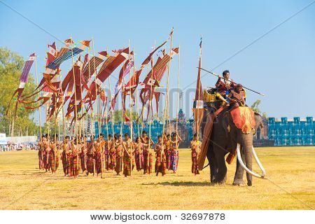 marschierende Armee Elefant allgemeinen flags