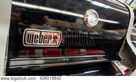 Bordeaux , Aquitaine France  - 07 04 2021 : Weber Modern New Logo Sign And Brand Text On Gas Grill