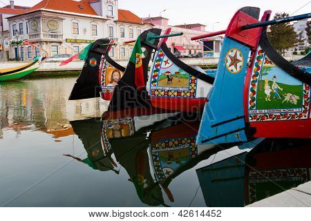 รายละเอียดของเรือ Moliceiro ดั้งเดิมใน Aveiro โปรตุเกส