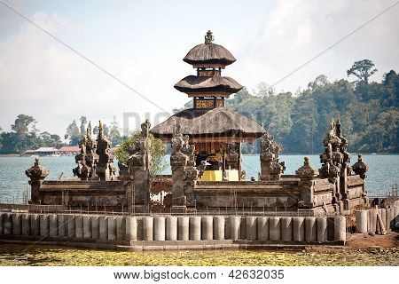 Ulun 1 일당 사원 Beratan