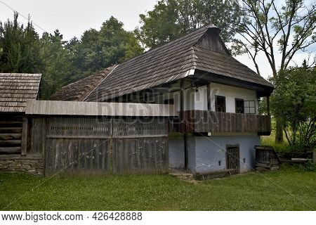 The Open-air Museum Of Slovak Village In Martin: Orava Region - Village Jasenova - Lower Orava Stay 