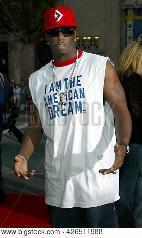 LOS ANGELES - JUN 18: Sean Diddy Combs arrives to  'Charlie's Angels 2: Full Throttle' LA Premiere on June 18, 2003 in Hollywood, CA