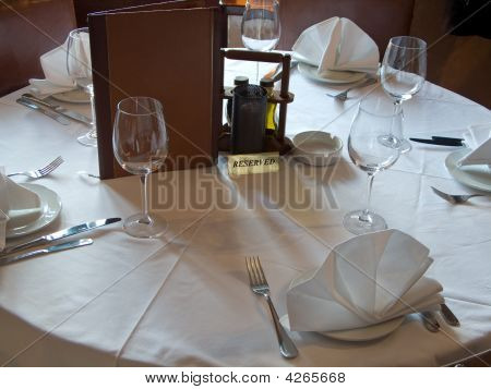이탈리안 레스토랑에서 테이블