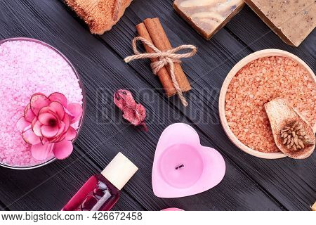 Himalayan Salt For Spa With Candle And Cinammon.