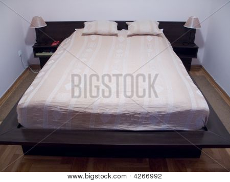 아파트에 더블 침대